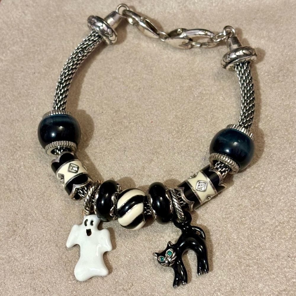 🎃Listing! 🆕 Brighton Ghost charm Enameled in white & black on both sides - Picture 8 of 10